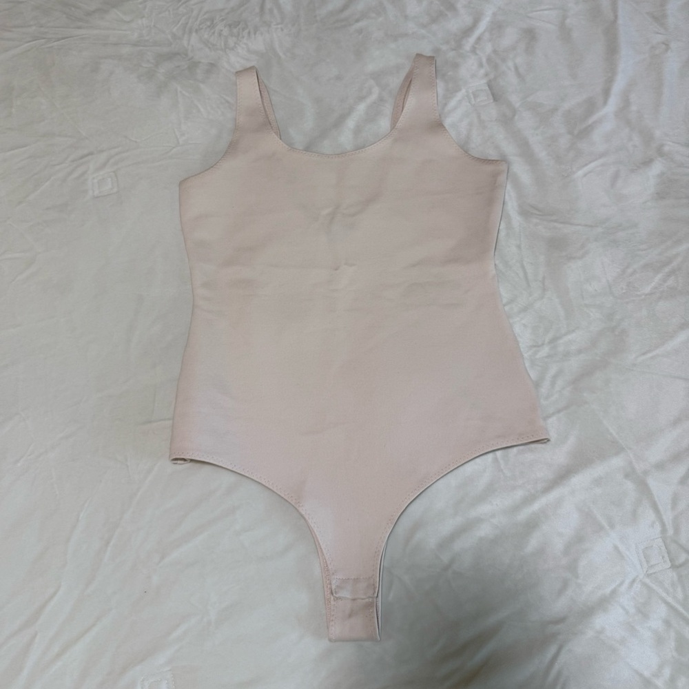 Shinestar Scoop Neck Bodysuit in Cream